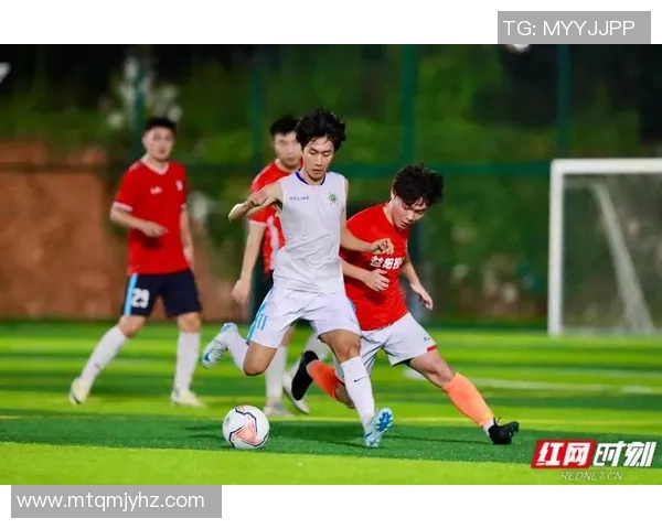 外号二娃的足球明星如何在绿茵场上书写传奇人生