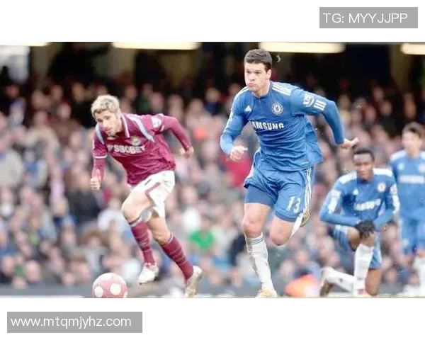 德国足球明星年轻时期的珍贵照片回顾与成长历程揭秘