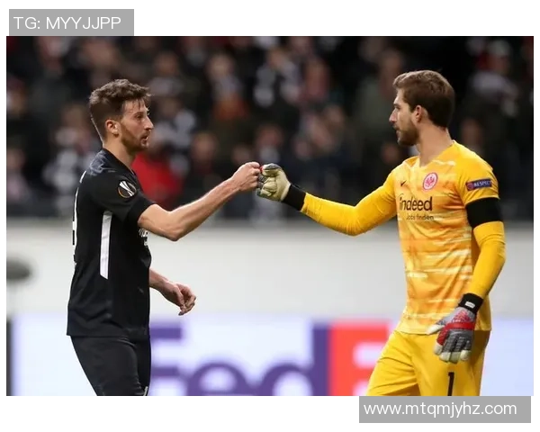 足球明星们的帽子选择与时尚风格解析